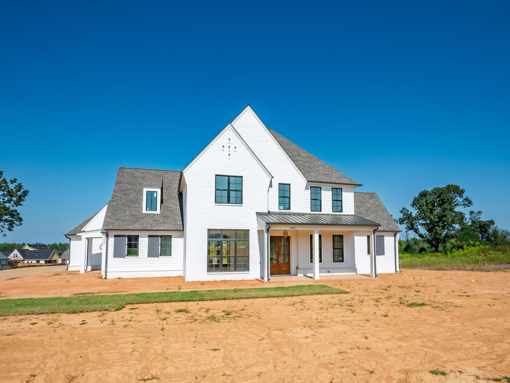 2003 Crestwood Drive