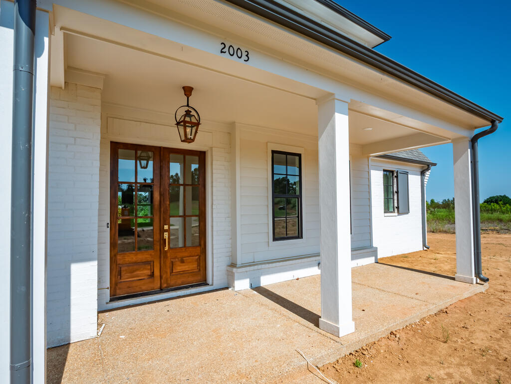 2003 Crestwood Drive