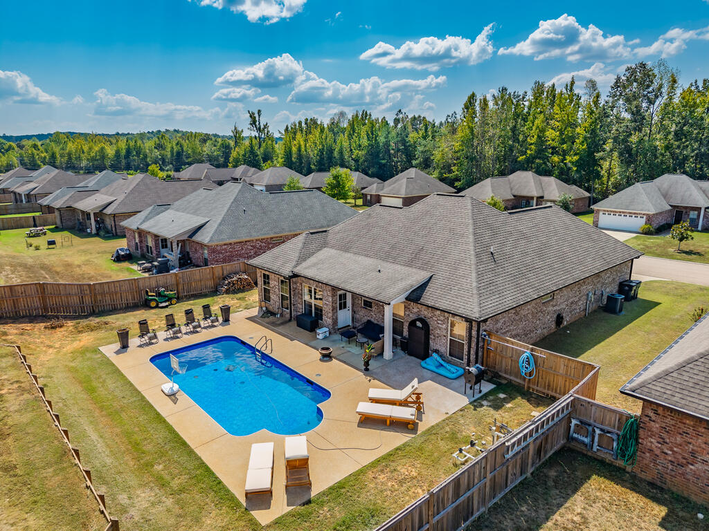 1014 Pebble Creek Drive