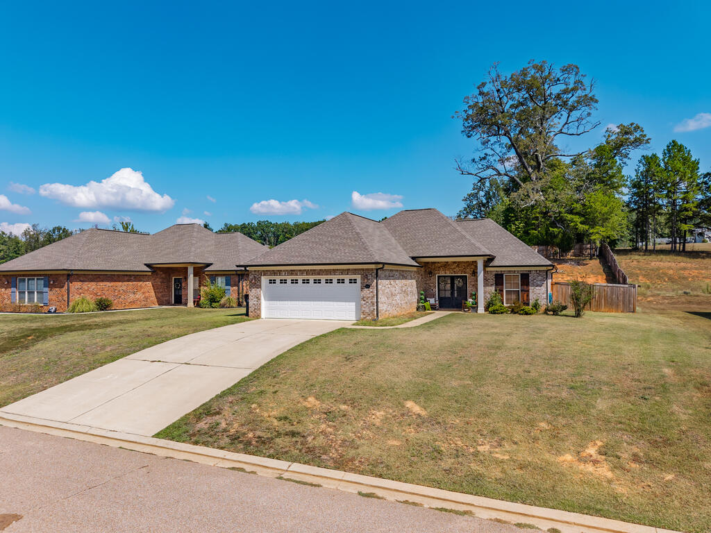 1014 Pebble Creek Drive