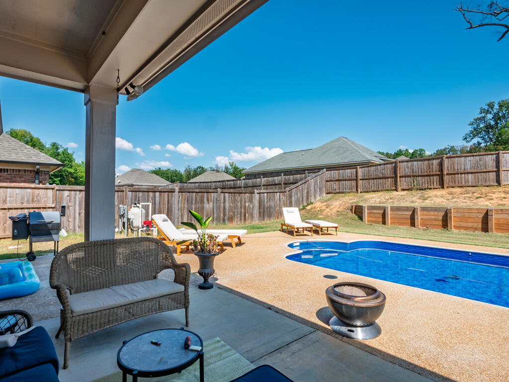 1014 Pebble Creek Drive