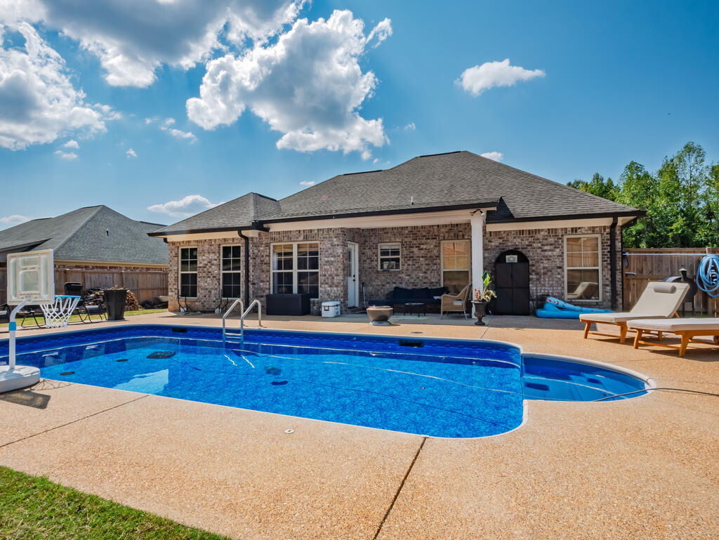 1014 Pebble Creek Drive