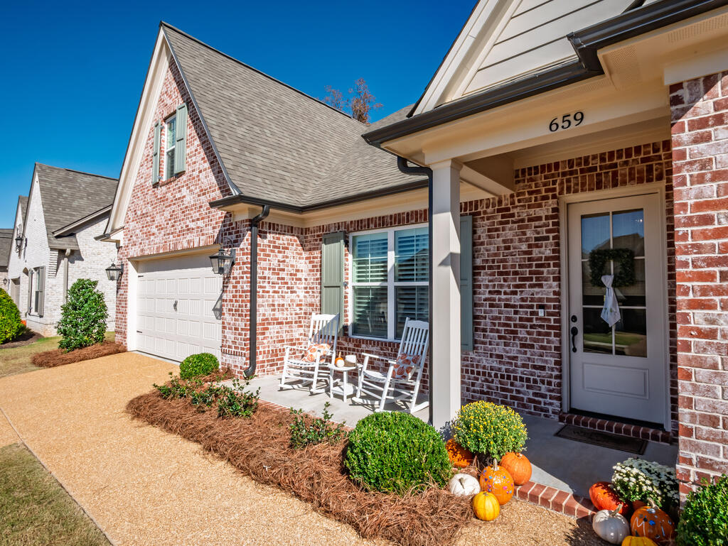 659 Centerpointe Cove