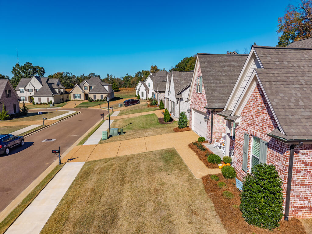 659 Centerpointe Cove