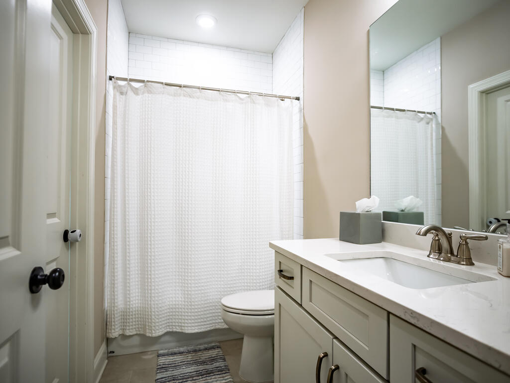 659 Centerpointe Cove