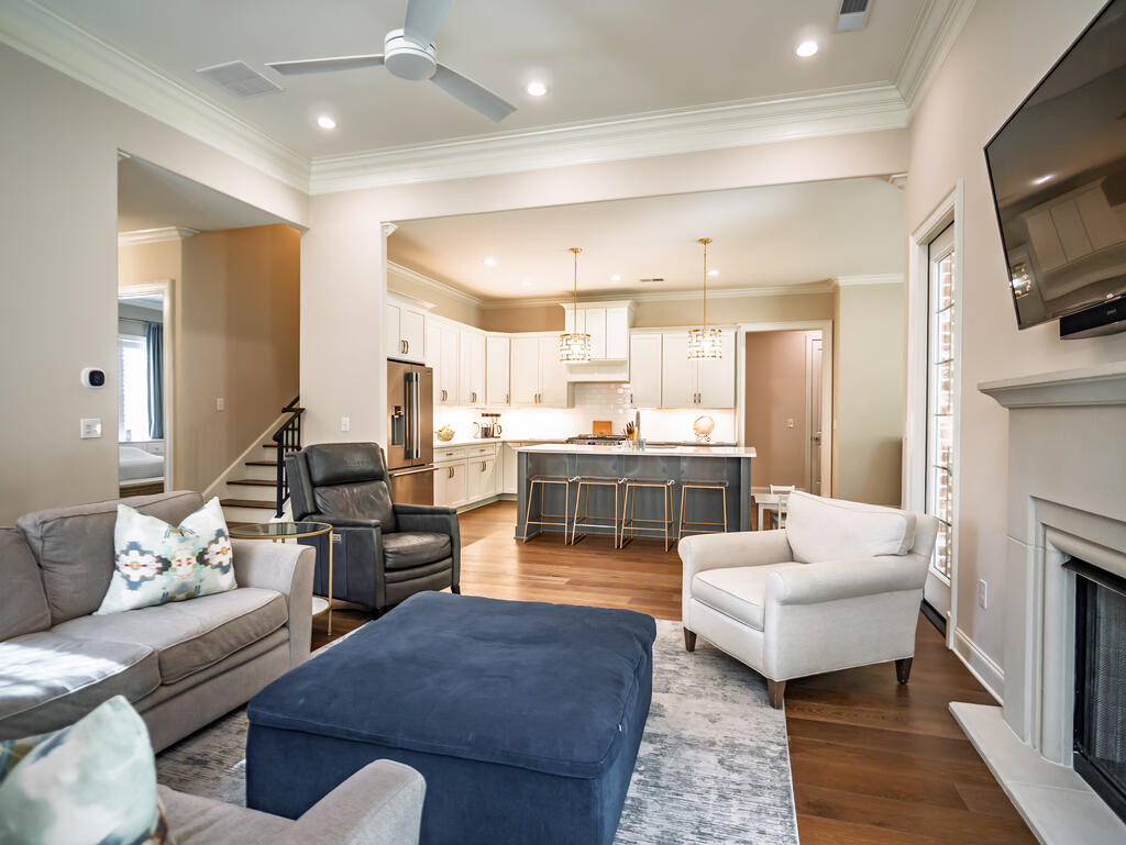 659 Centerpointe Cove