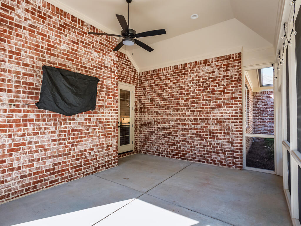 659 Centerpointe Cove