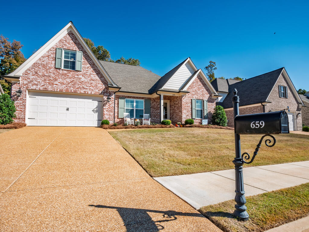 659 Centerpointe Cove