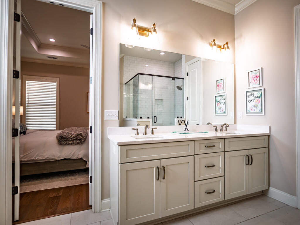 659 Centerpointe Cove