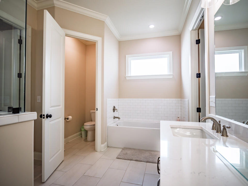 659 Centerpointe Cove