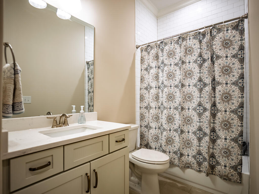 659 Centerpointe Cove