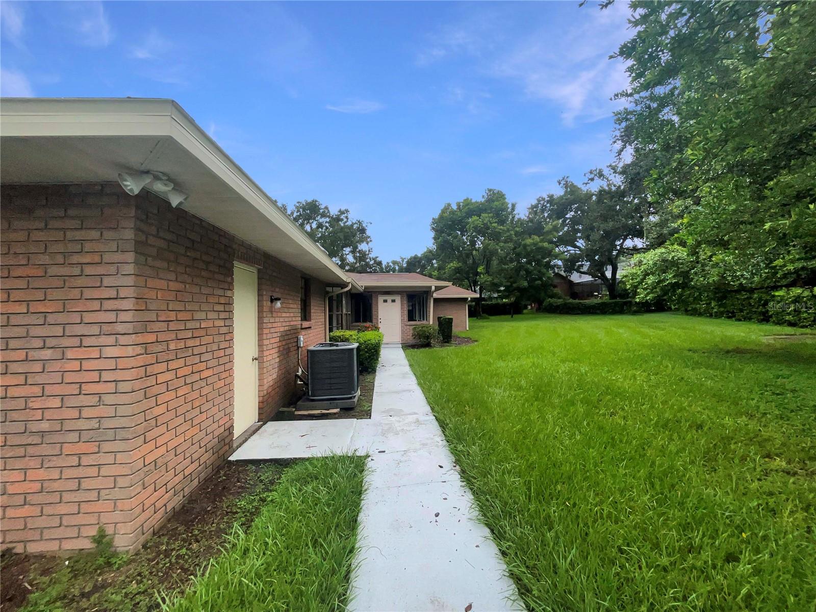 2715 GOLF HEIGHTS CIR