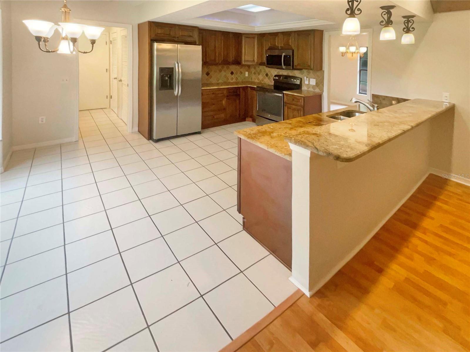 2715 GOLF HEIGHTS CIR