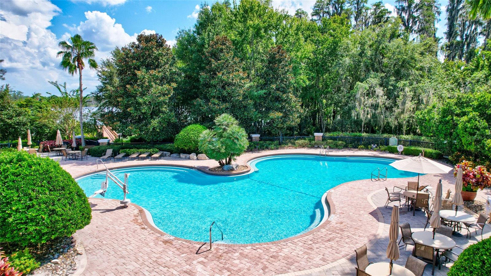 7806 GRASMERE DR