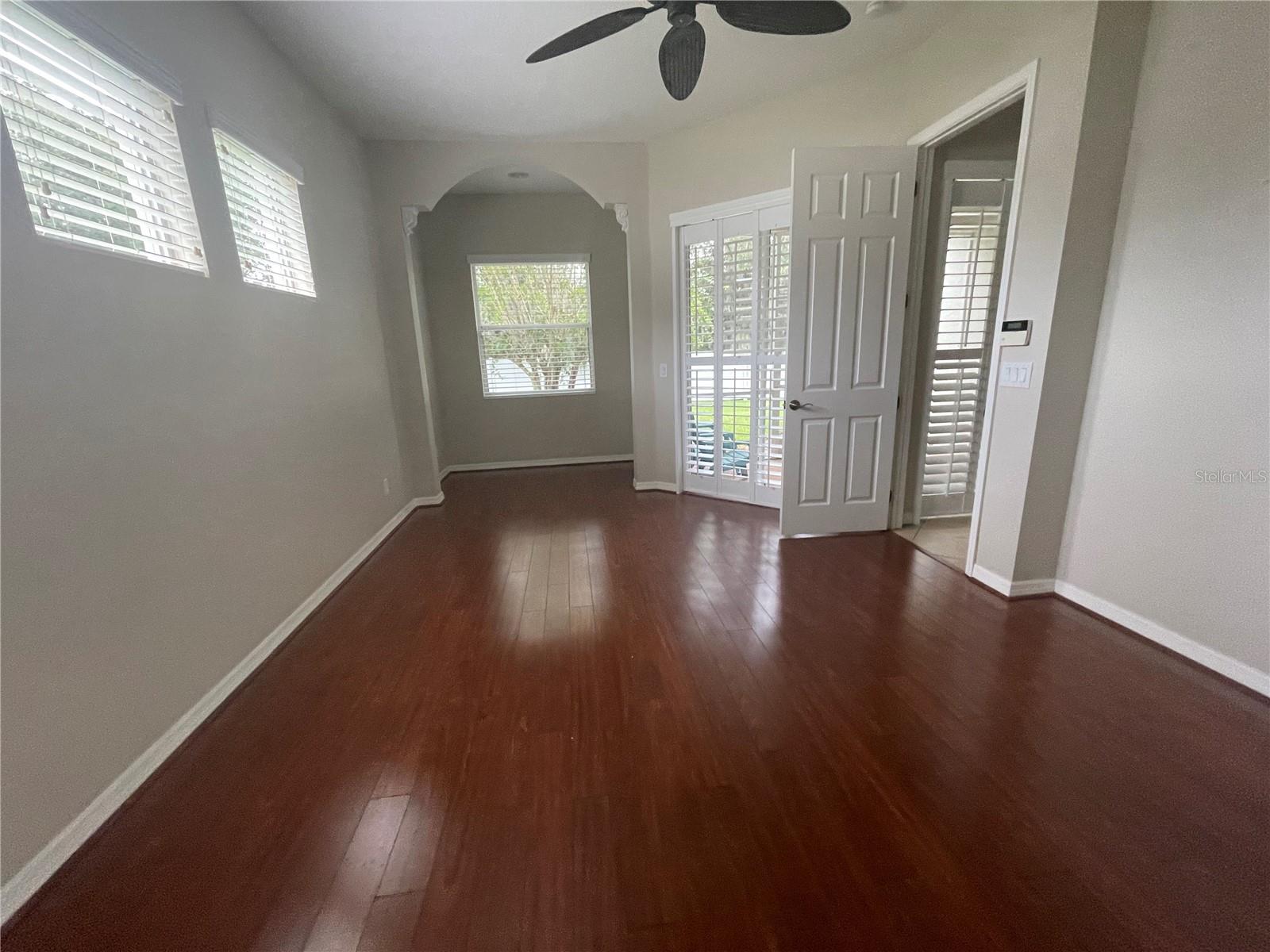 12143 MAPLE RIDGE DR
