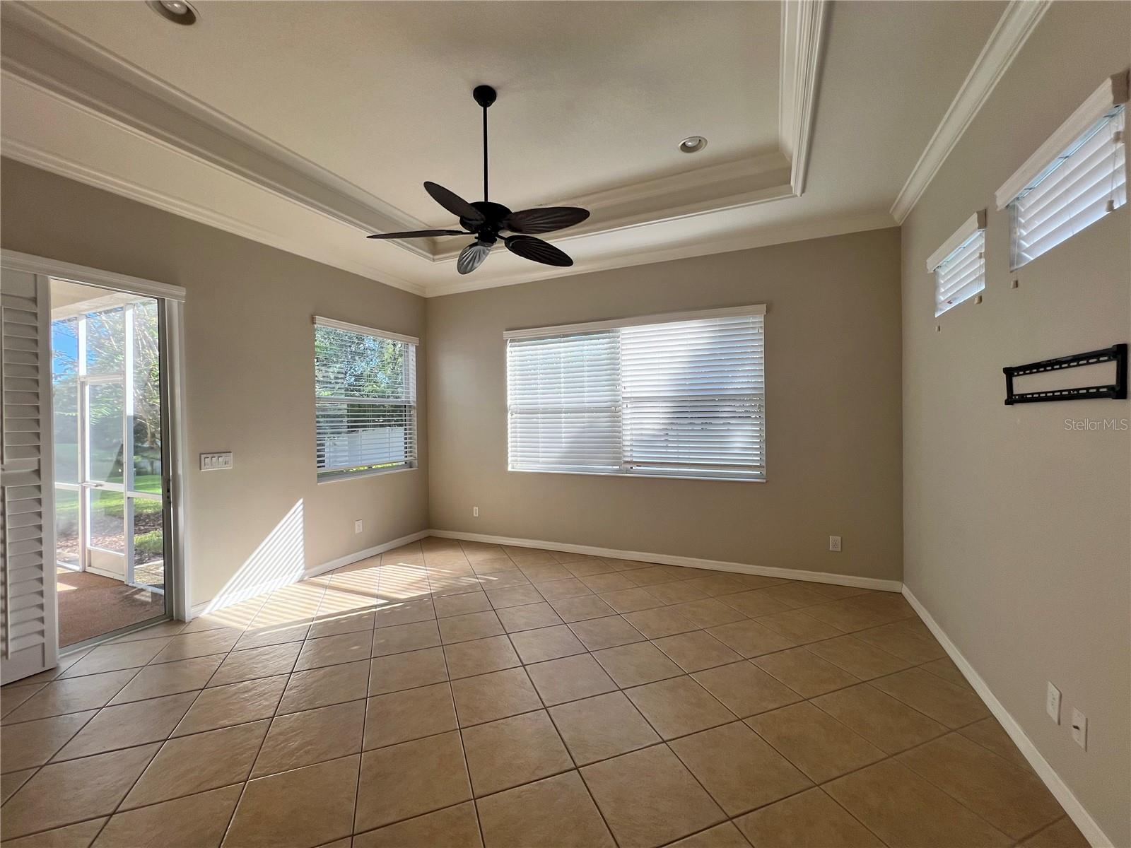 12143 MAPLE RIDGE DR