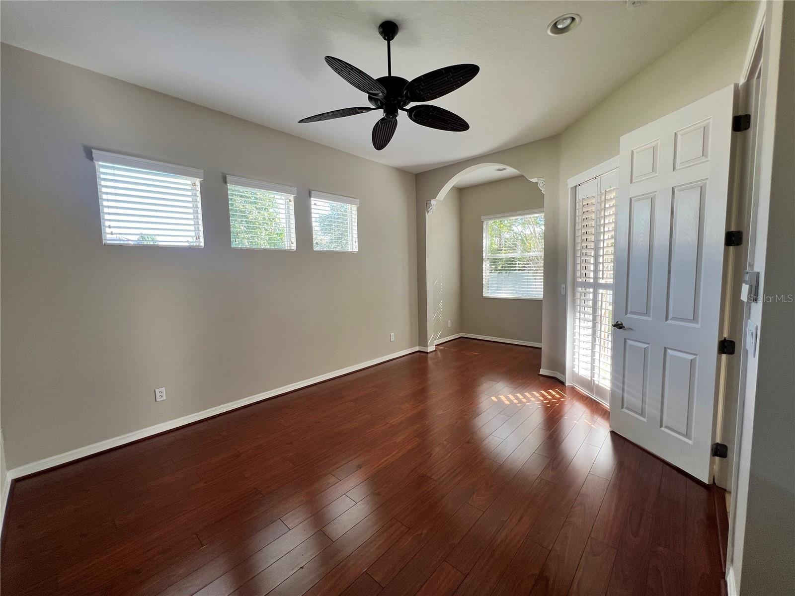12143 MAPLE RIDGE DR
