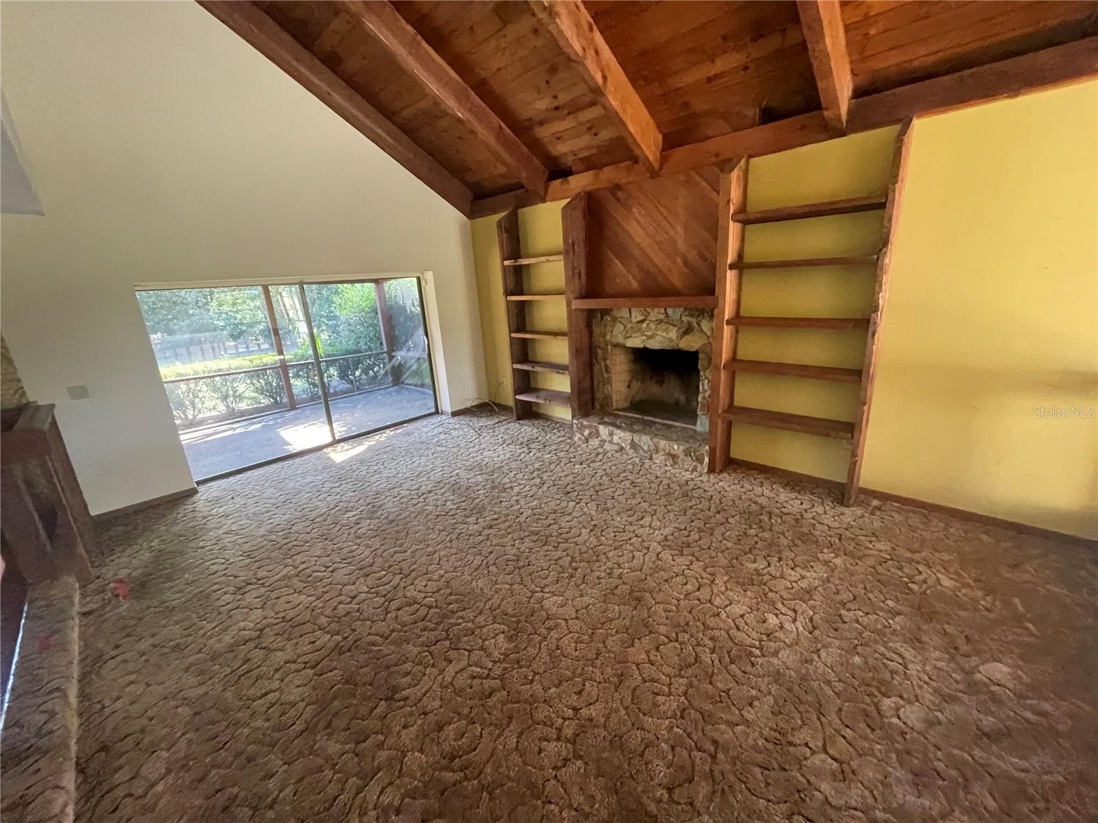 5516 KINGS MONT CT