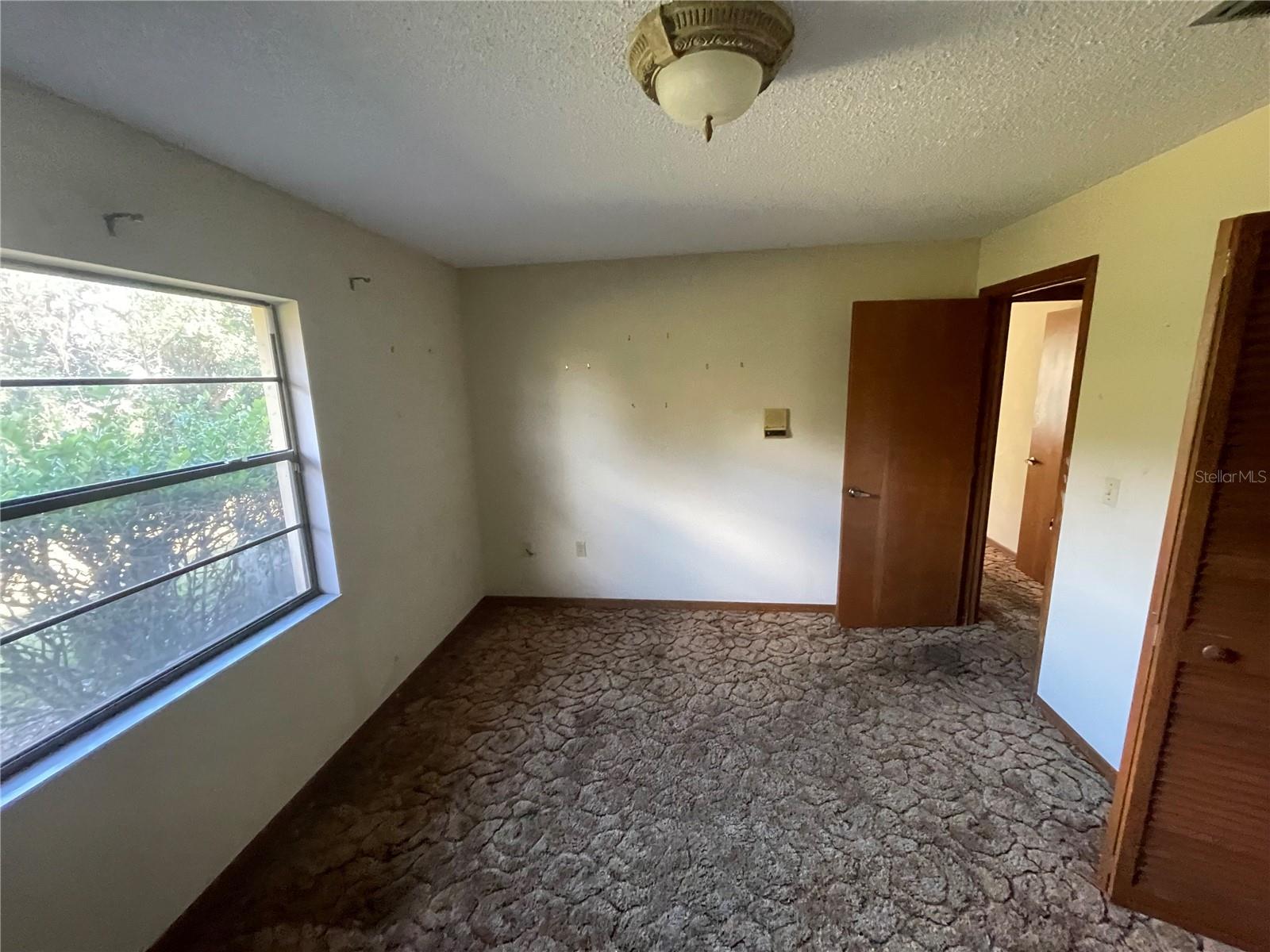 5516 KINGS MONT CT