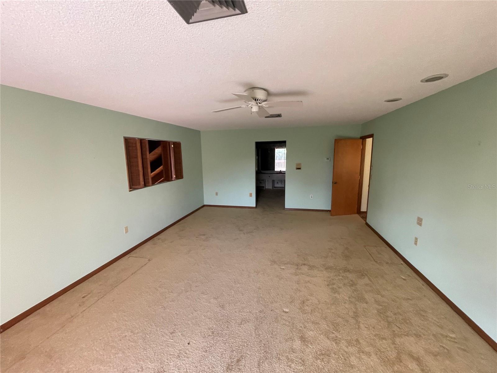 5516 KINGS MONT CT