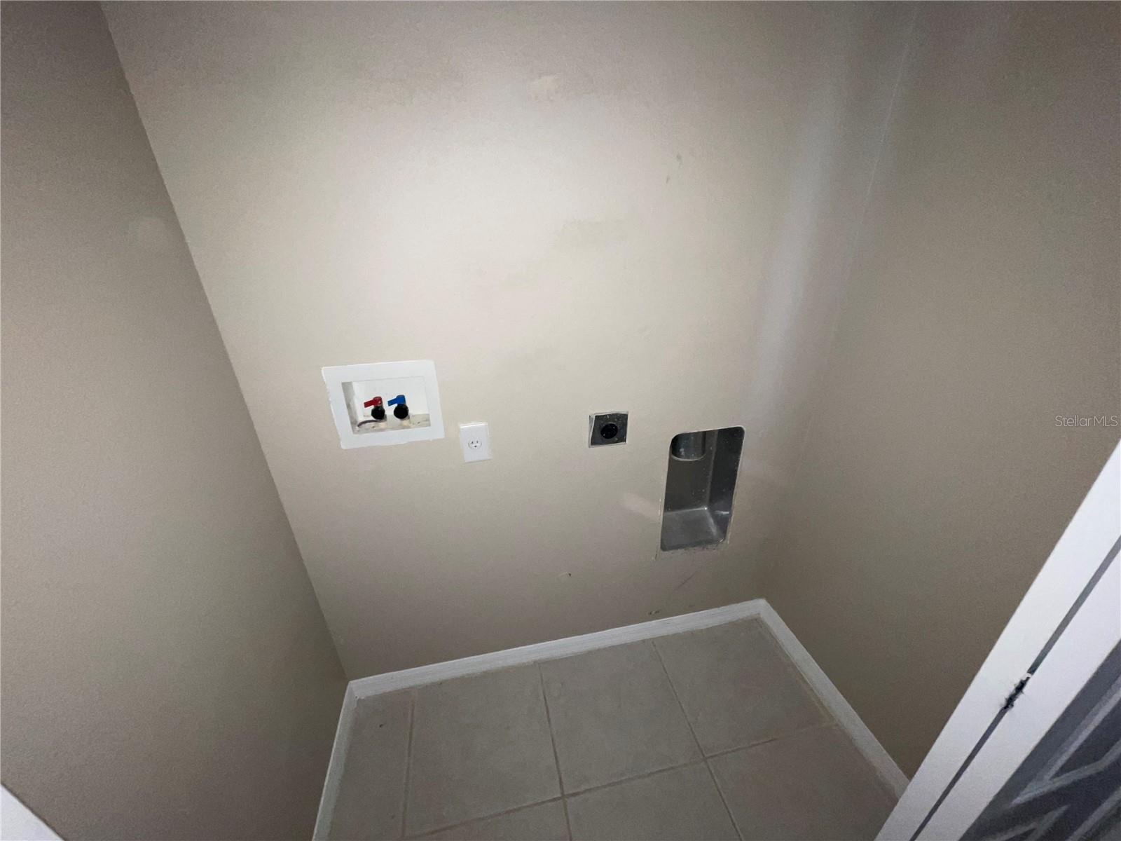 7533 MERCHANTVILLE CIR