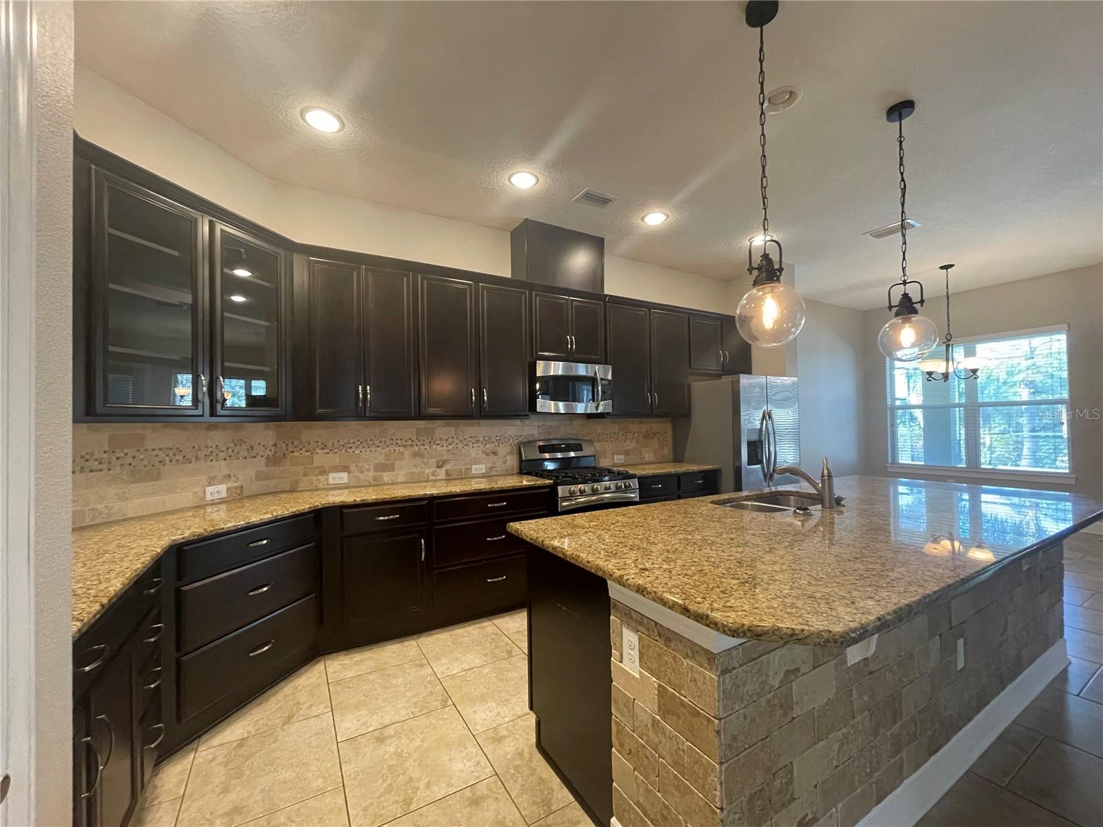 5927 CHURCHSIDE DR