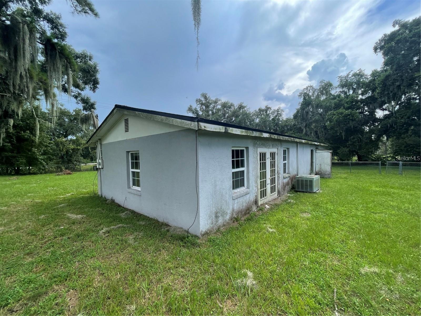9707 LITHIA PINECREST RD