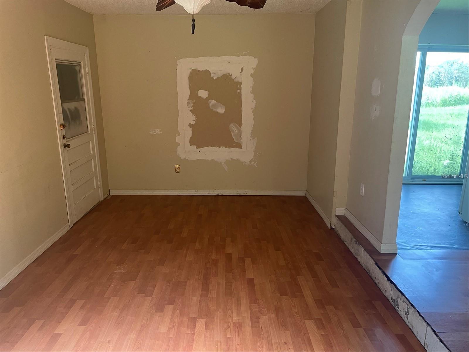 9707 LITHIA PINECREST RD