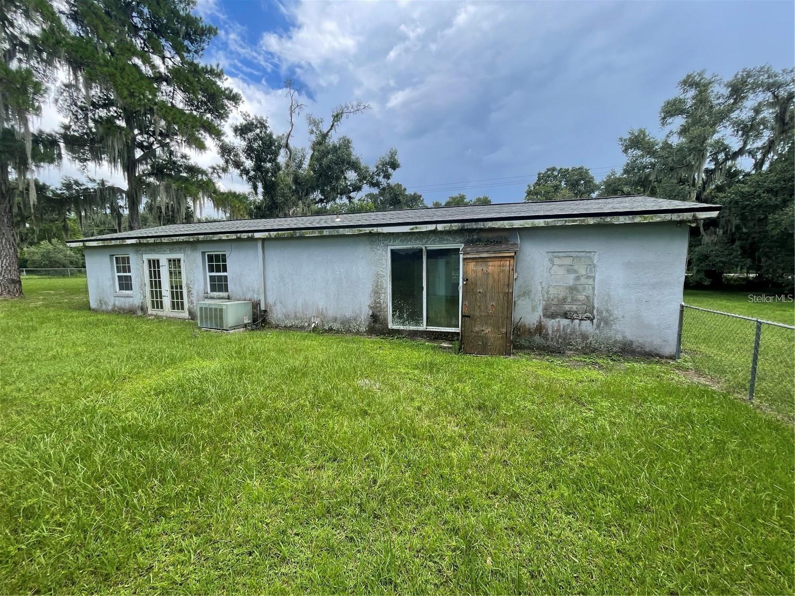 9707 LITHIA PINECREST RD