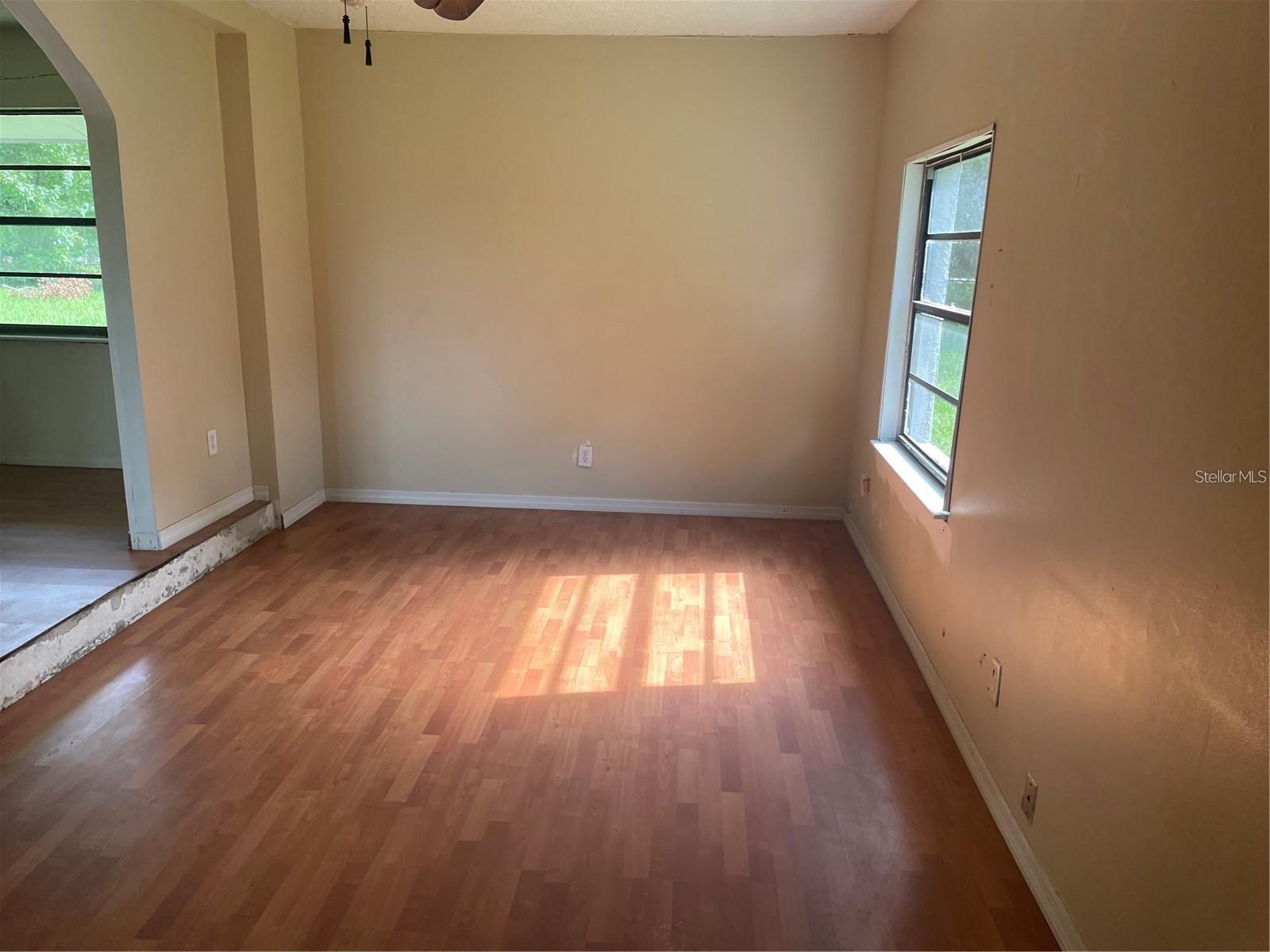 9707 LITHIA PINECREST RD