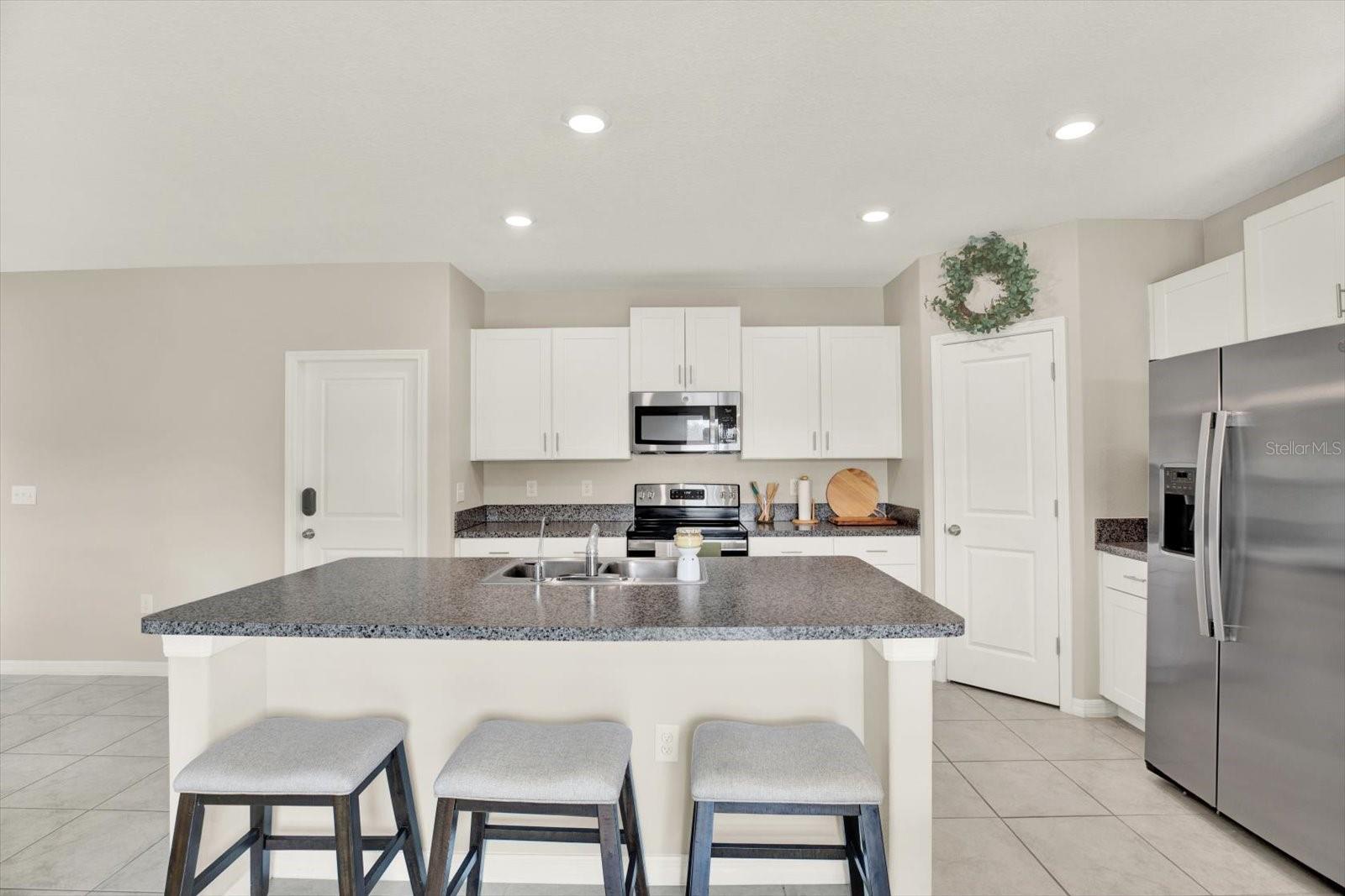 10207 SUMMER KISS AVE