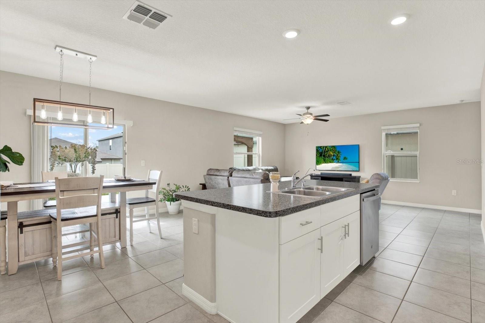 10207 SUMMER KISS AVE