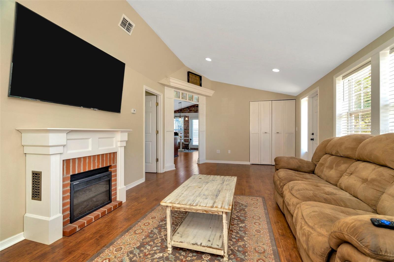 7421 ANDRE DR