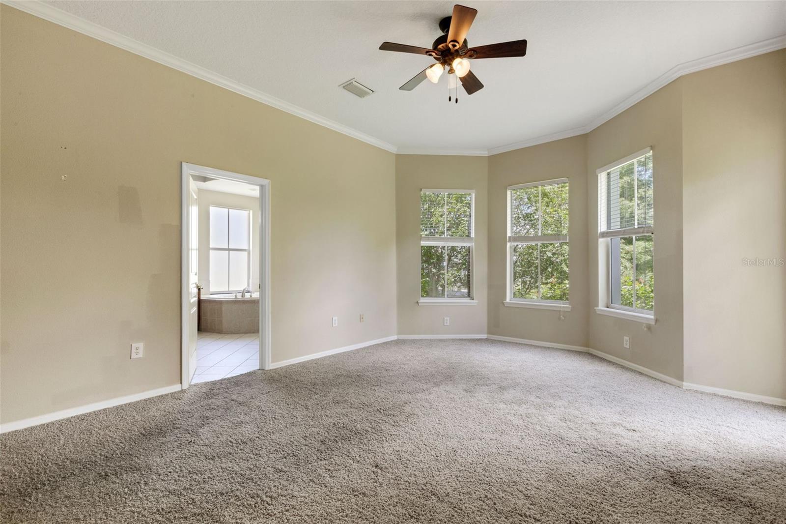 405 ISLEBAY DR