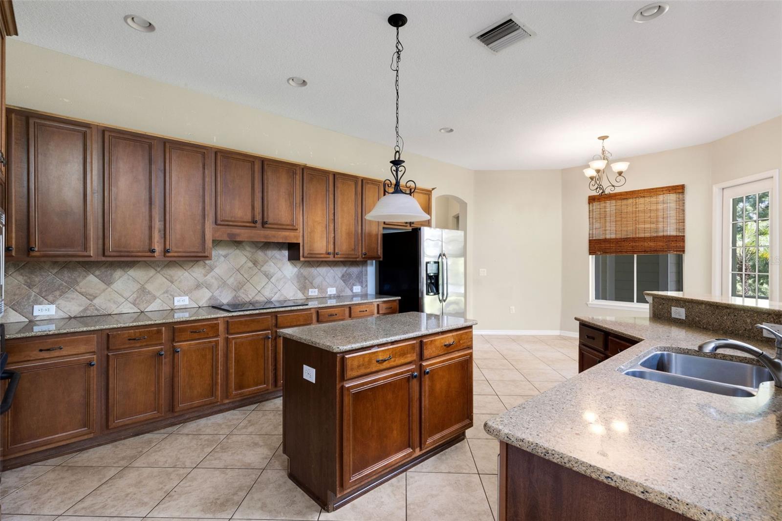405 ISLEBAY DR