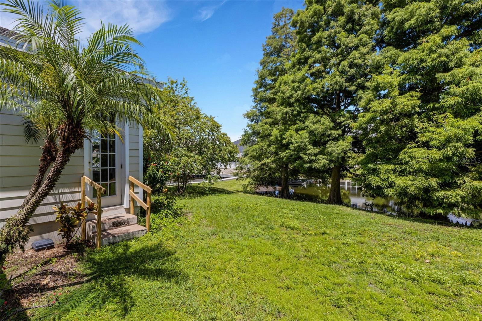 405 ISLEBAY DR