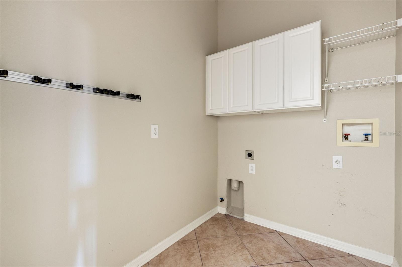 405 ISLEBAY DR