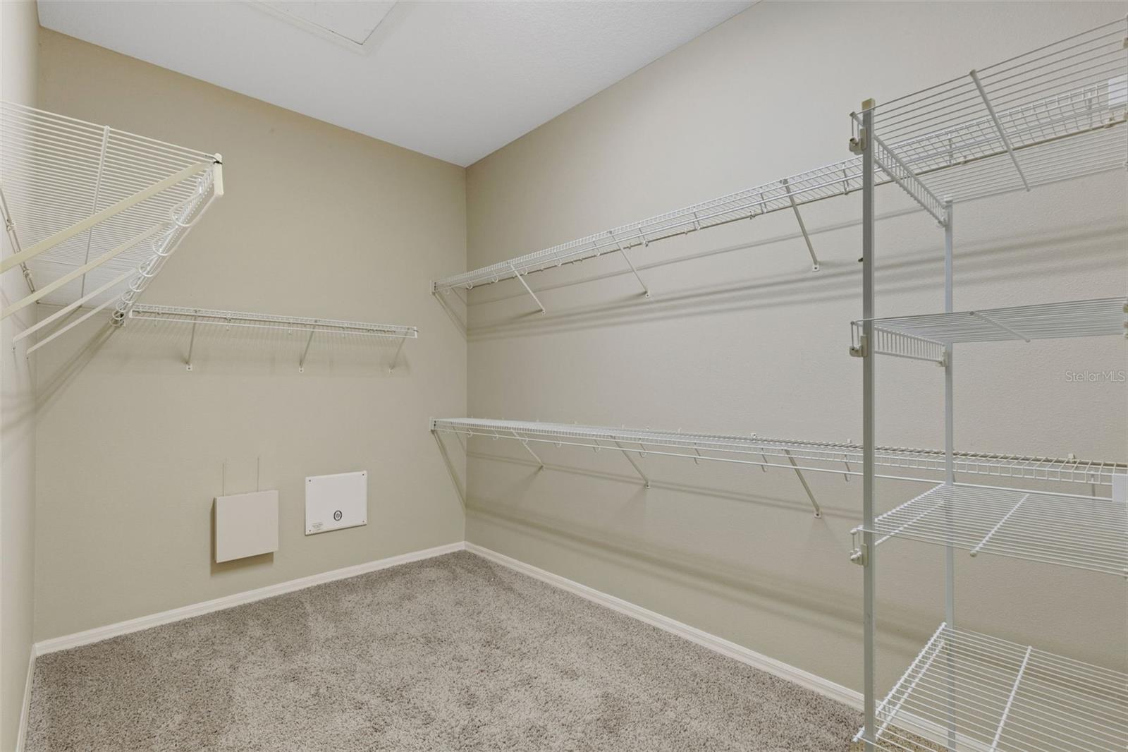 405 ISLEBAY DR