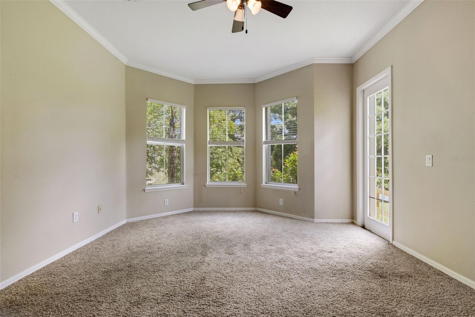 405 ISLEBAY DR