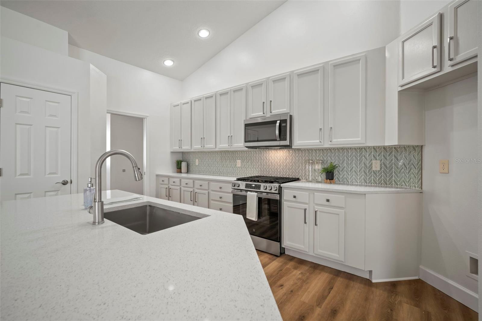 4636 RIVER OVERLOOK DR