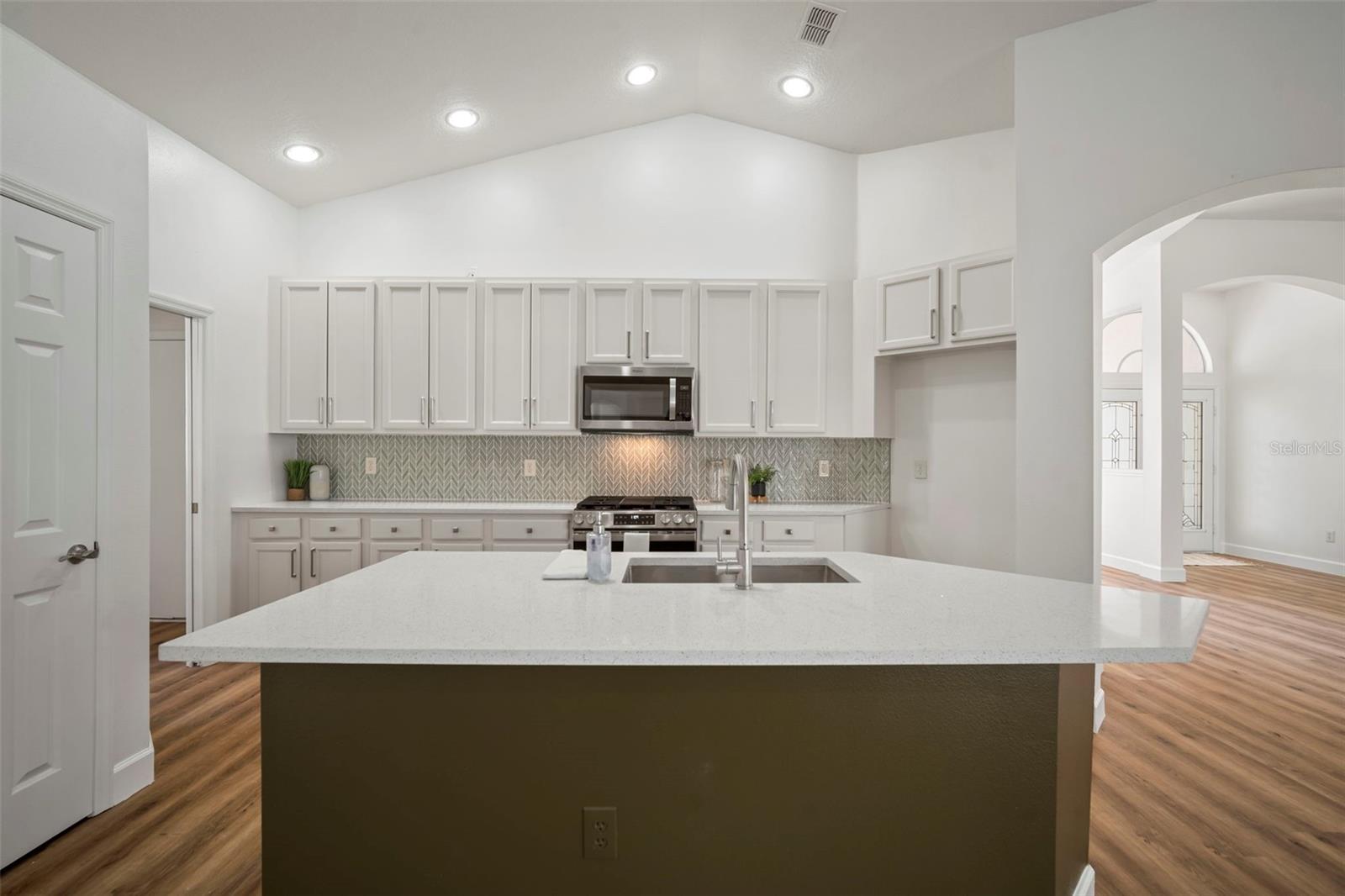 4636 RIVER OVERLOOK DR