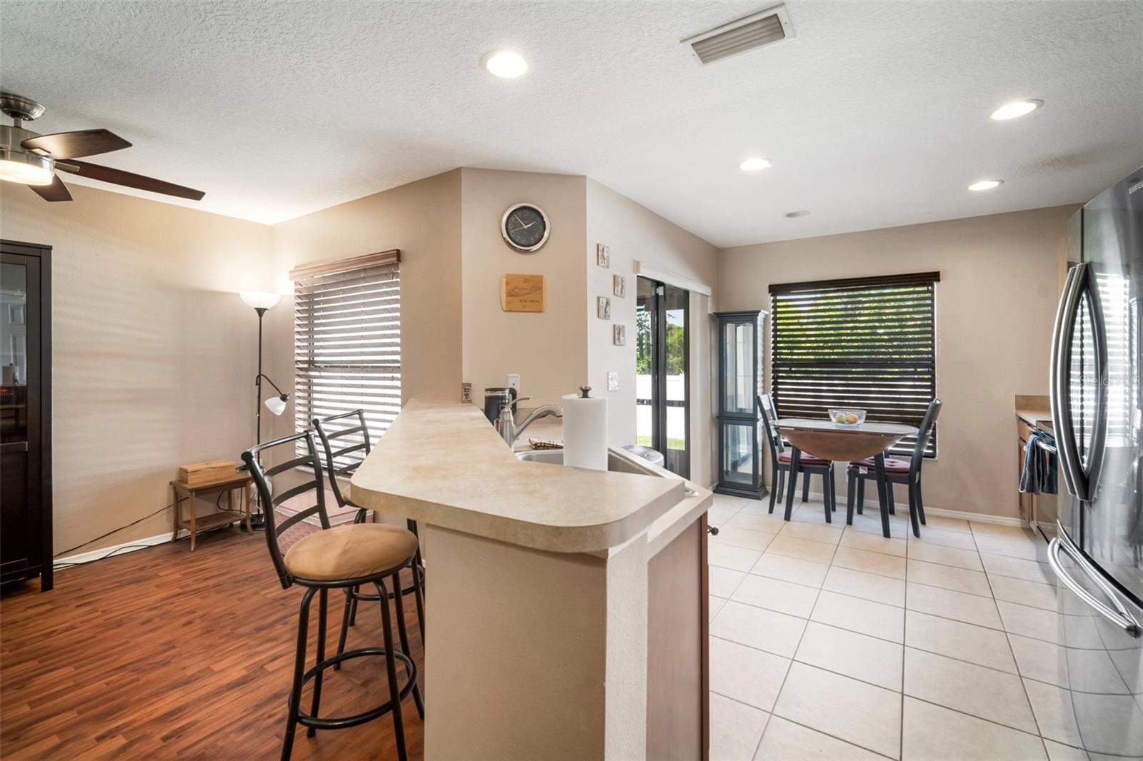 2651 OLEANDER LAKES DR