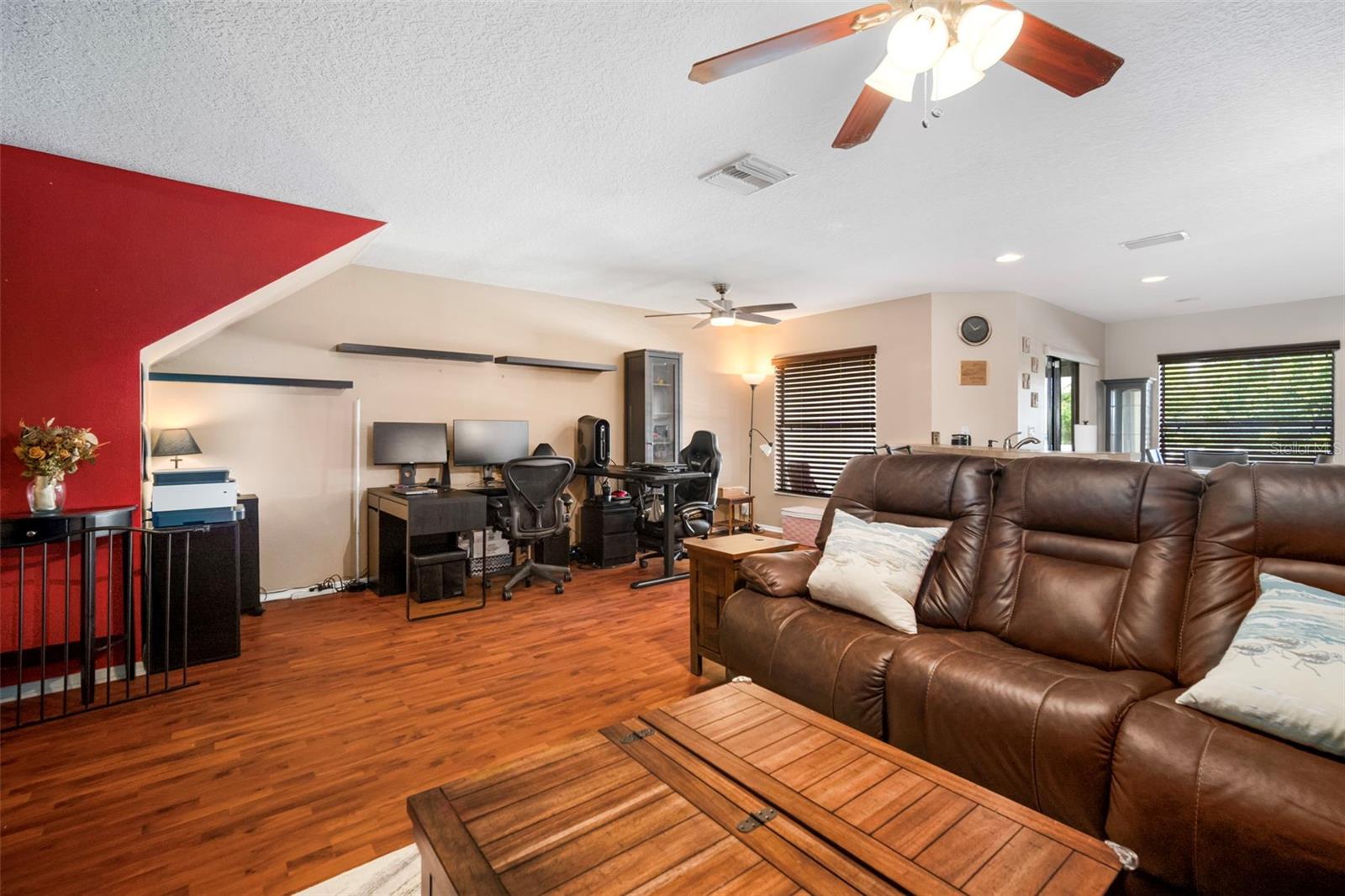 2651 OLEANDER LAKES DR