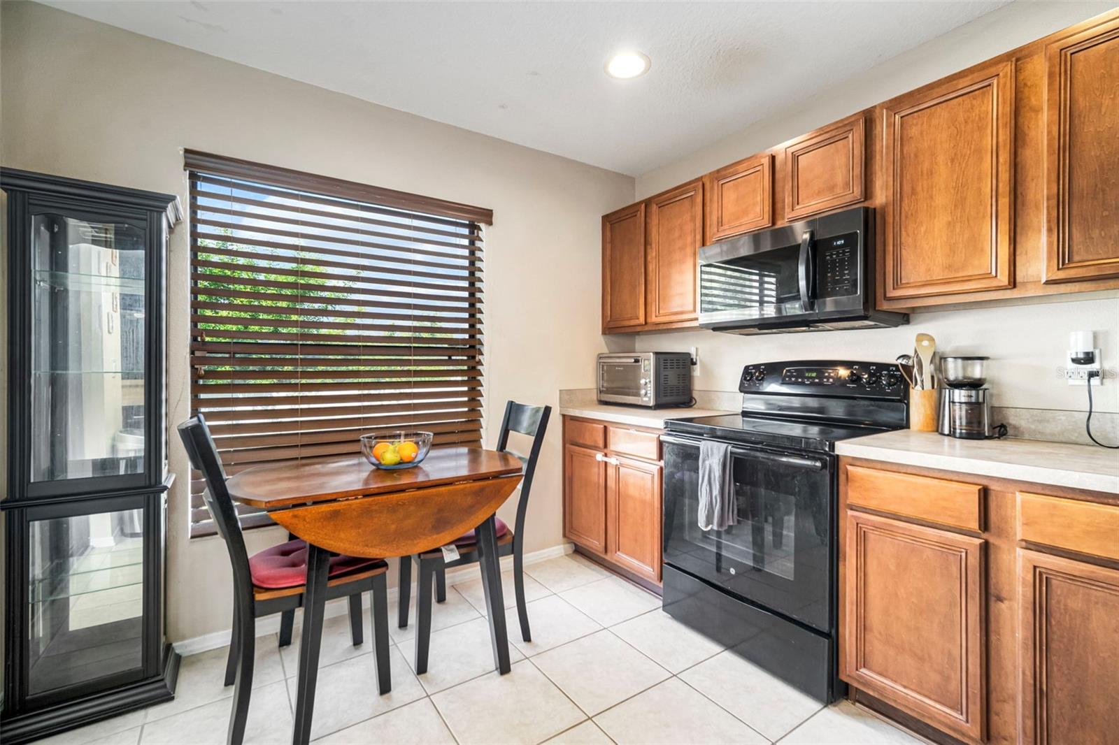 2651 OLEANDER LAKES DR