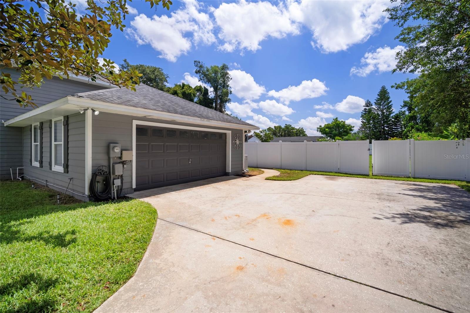 1505 FOX HILL PL