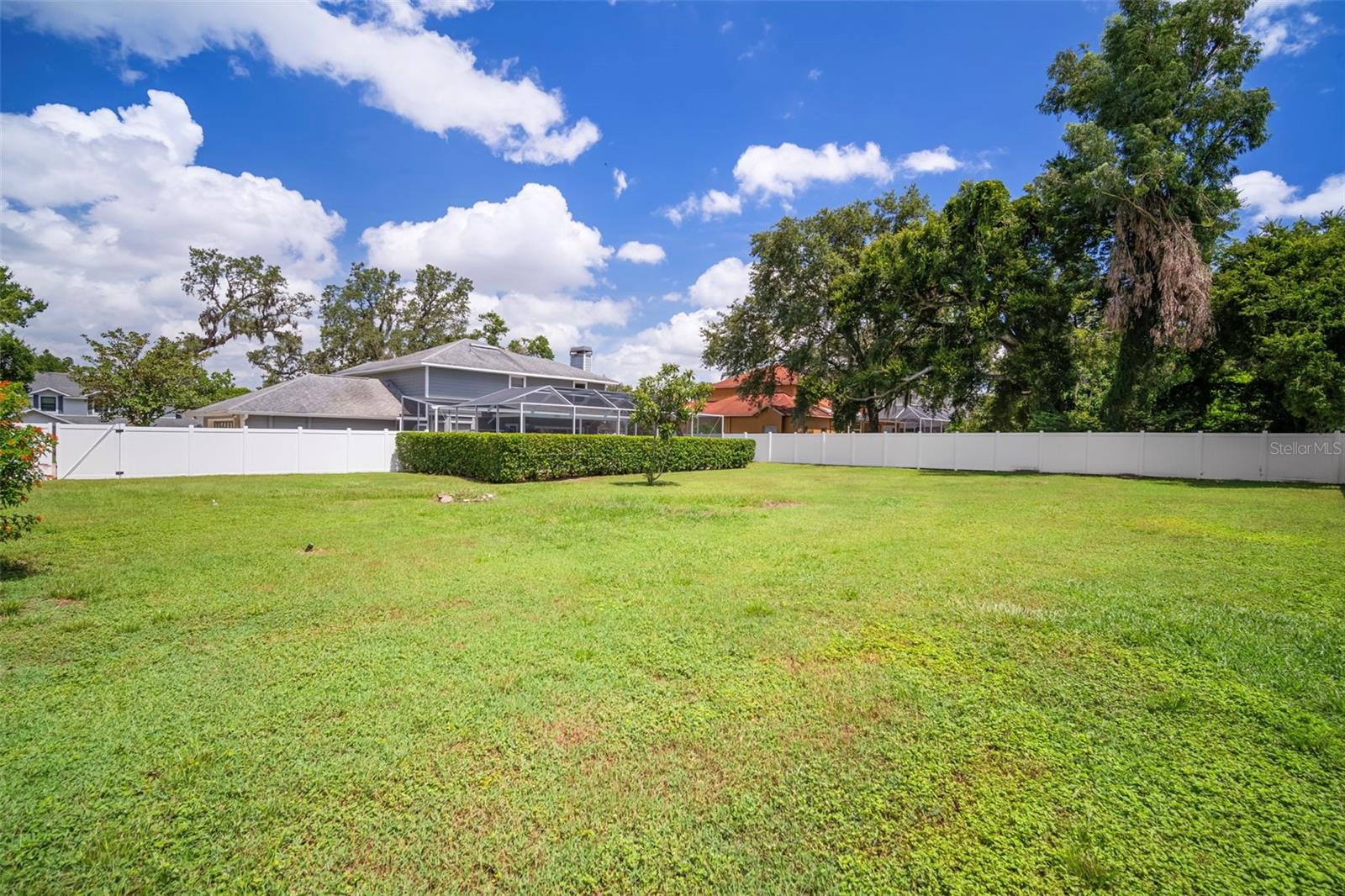 1505 FOX HILL PL