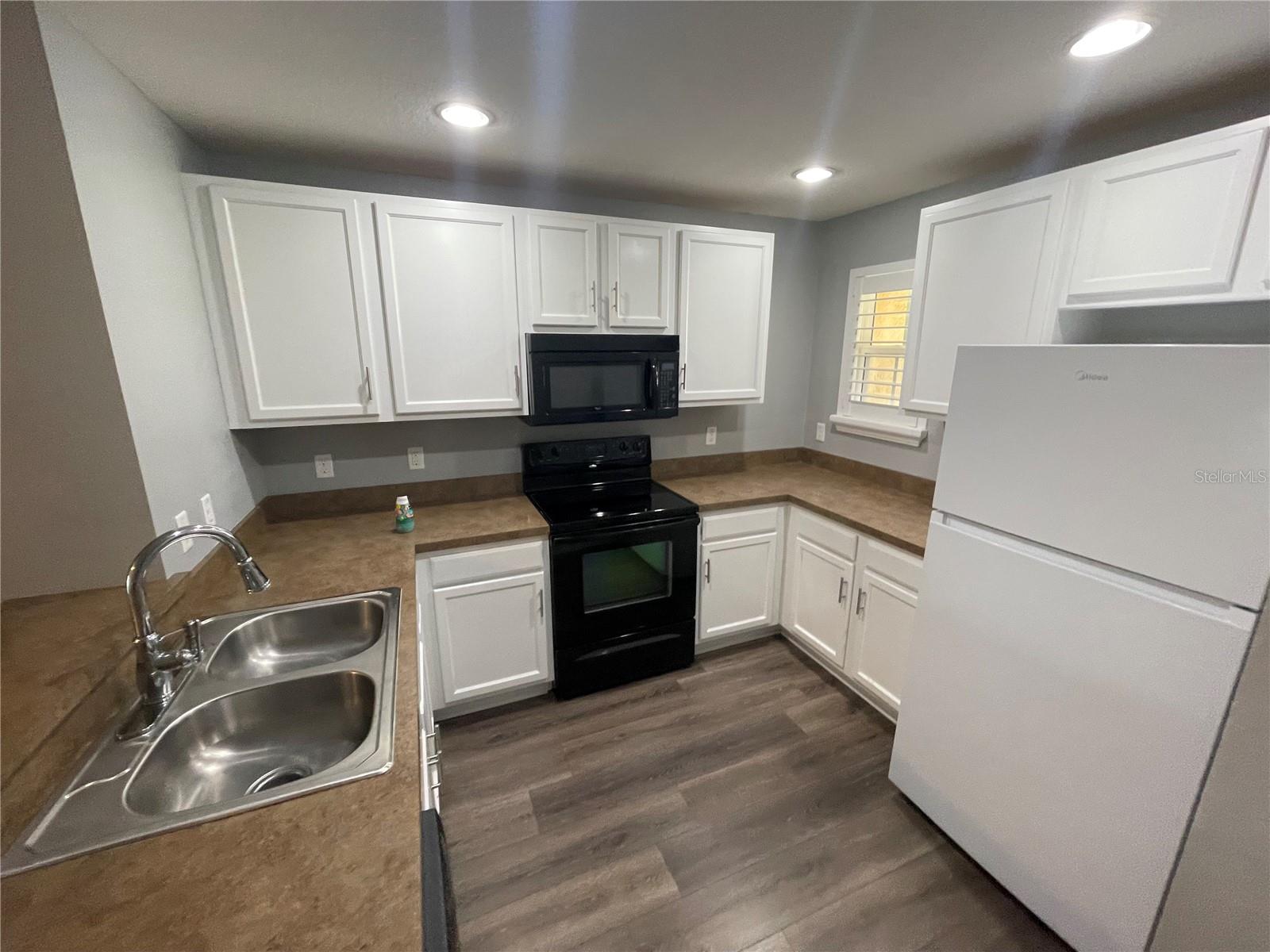 8944 WHITE SAGE LOOP #3204