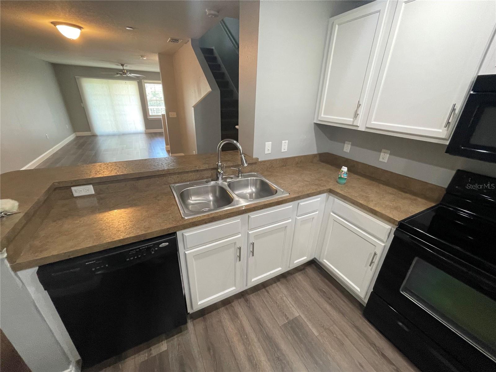 8944 WHITE SAGE LOOP #3204