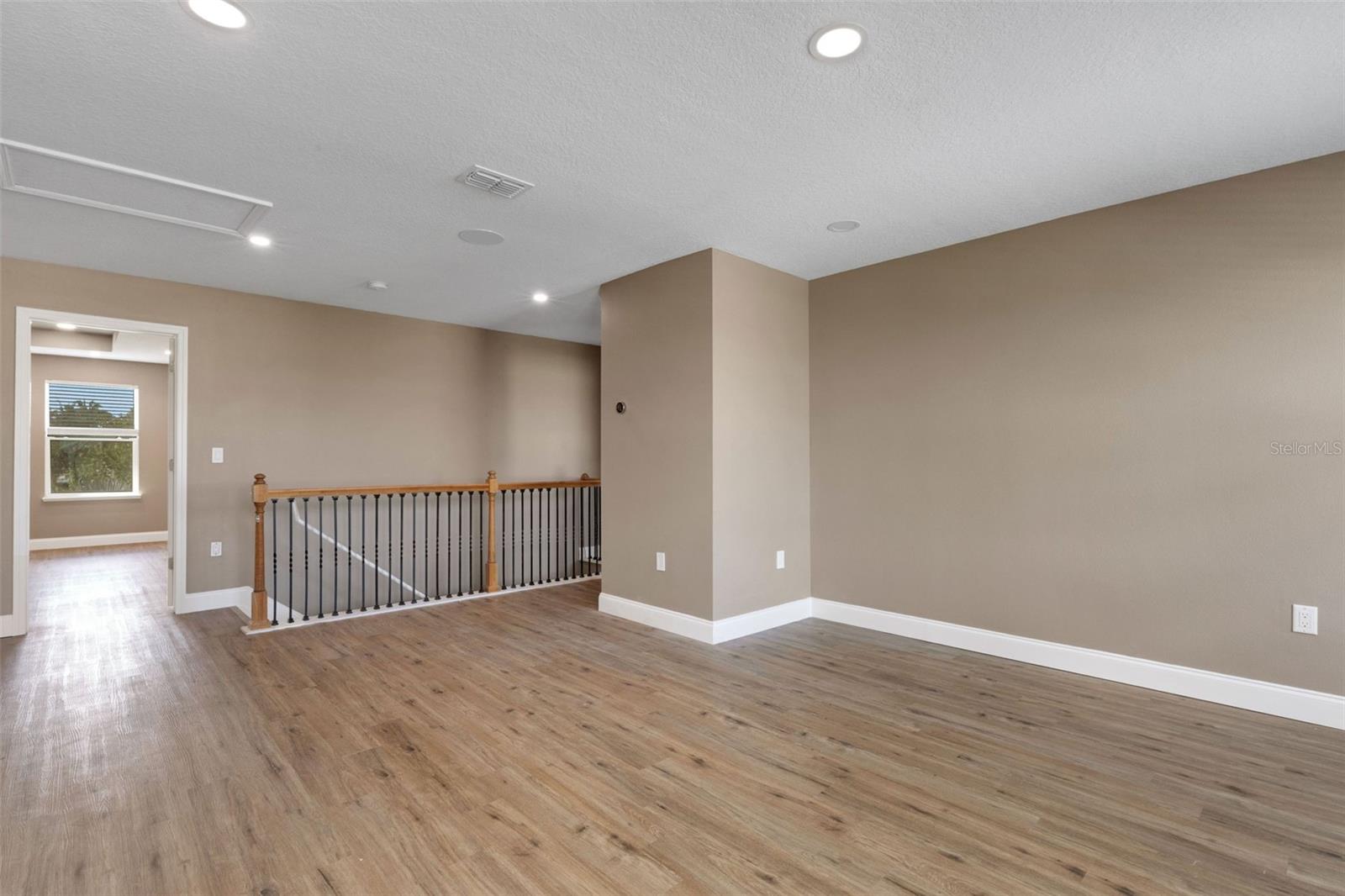 2436 SAND GABLES TRL