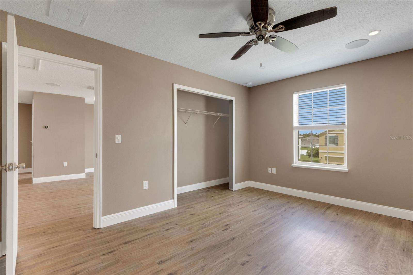 2436 SAND GABLES TRL